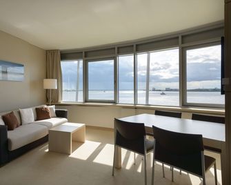 Atlantic Hotel Sail City - ברמרהאבן