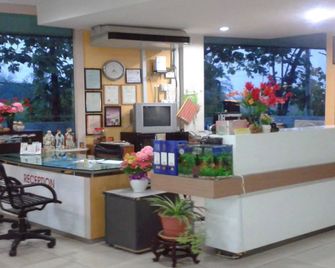 호텔 수구안 - 아라우 - 프론트 데스크