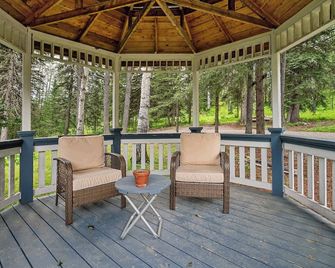 Freele Escape Secluded Nature Haven Sleeps 17 - Priddis - Balcony