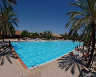 Hotel Villaggio Torre Del Faro - Scanzano Jonico - Piscina