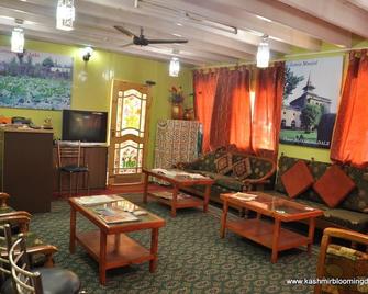 Blooming Dale Hotel Cottages - Srinagar