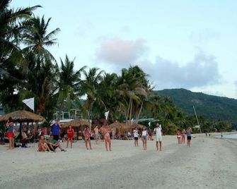 Infinity Beach Club Resort & Hostel Koh Phangan - Ko Pha Ngan - Strand