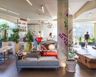 Ibis Styles Catania Acireale - Acireale - Salónek