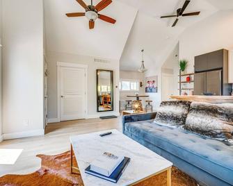 14 Mi to Dtwn Denver Sleek Westminster Home - Westminster - Living room