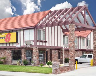 Super 8 by Wyndham Santa Clarita/Valencia - Santa Clarita - Bygning
