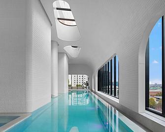 Lumina Stays - Aspire - Melbourne - Pool