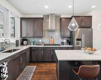 Luxe New Construction | Prime Location | Metro - Herndon - Kitchen