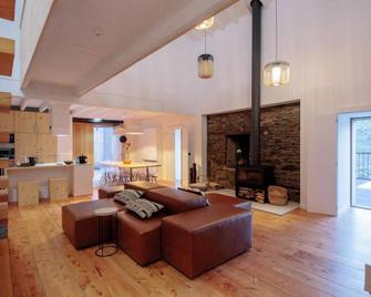 Quinta do Vale da Ermida - Private Heated Pool - by MET - Vila Real - Sala de estar