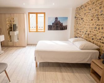 Maison De 3 Chambres Avec Vue Sur La Vil - Brioude - Slaapkamer