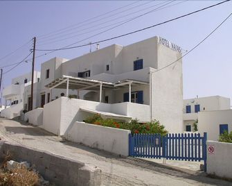 Naias - Livadi - Edificio