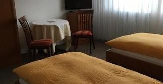 Hotel- Restaurant Kerzan´s - Dortmund - Bedroom