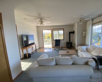 Cozy View Home in Southworth - Port Orchard - Sala de estar