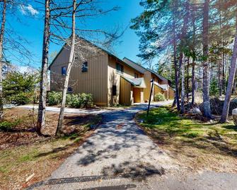 White Mountains Waterville Retreat - Waterville Valley - Building