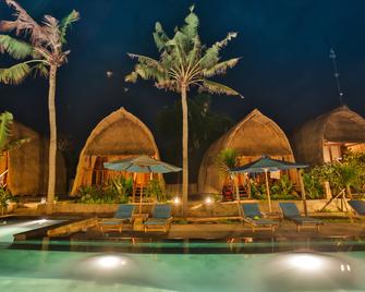 Sunset Coin Lembongan - Nusa Penida - Pool