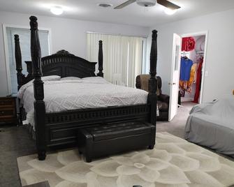 Quiet SPA Loft Studio Apt. Relaxing Getaway with private garage Annapolis - Annapolis - Bedroom