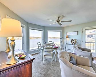 Waterfront Hot Springs Condo Pool, Hot Tub Access - Hot Springs - Living room