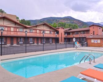 Americas Best Value Inn Villa Motel - Manitou Springs - Pool