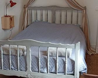 House in Saint-Maurin village of charm and character. - Saint-Maurin - Bedroom