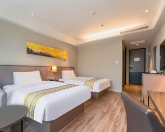 Home Inn Plus Xi'an High-tech Zone Jinye First Road Zhangba Fourth Road Metro Station - Xi'an - Habitación