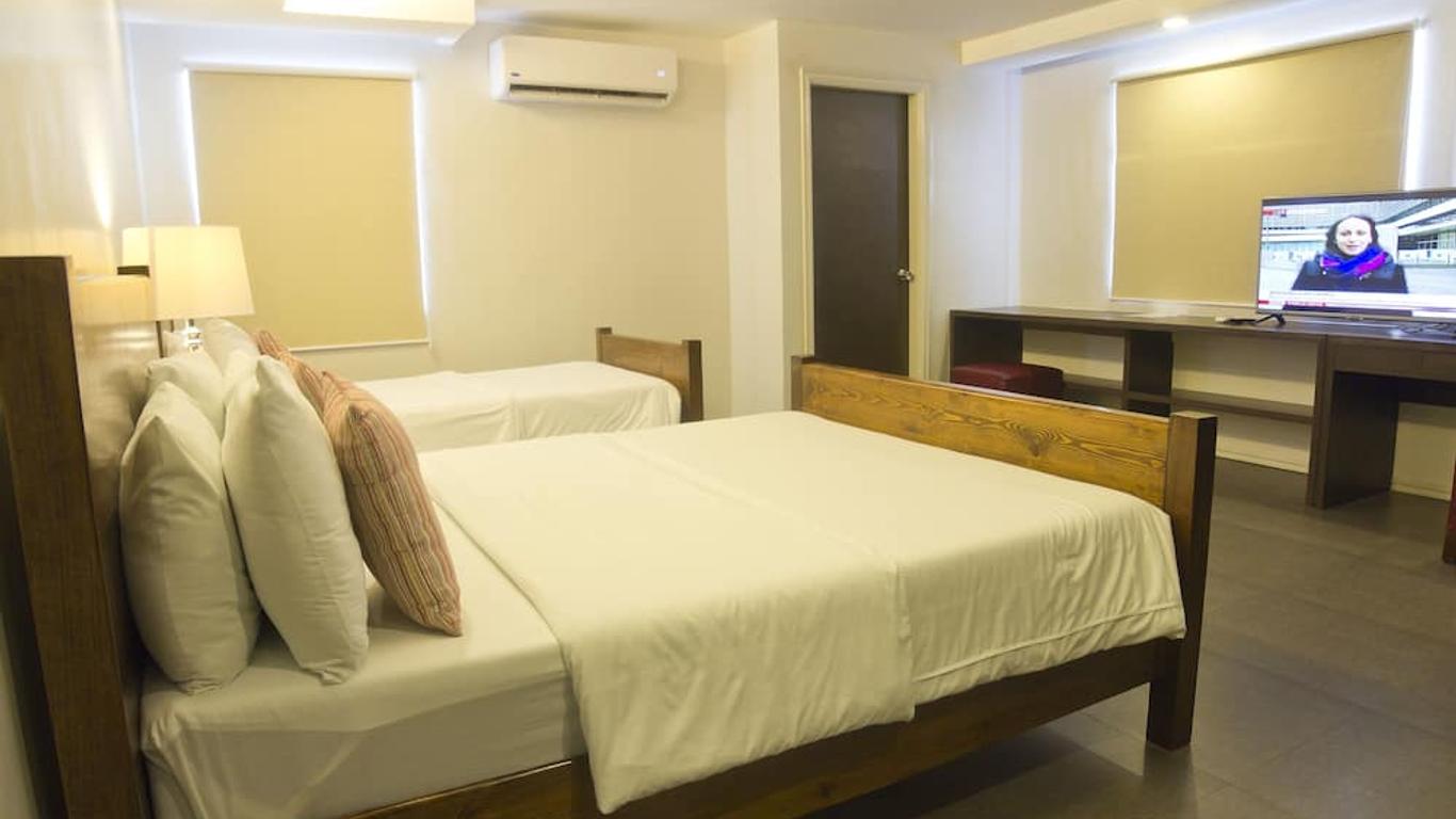 فندق نيكولس إيربورت