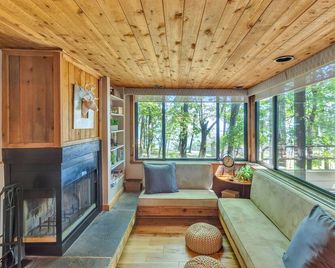 Dobie Condos ~renovated Top To Bottom~ Plan Your Getaway In Wintergreen - Wintergreen - Sala de estar