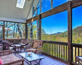 Back Porch Views | A Cozy Mountain Home - Sapphire - Balcón
