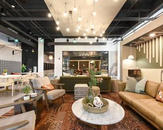 Gym+parking+hulu Near Upmc|shopping|universities - Pittsburgh - Lounge