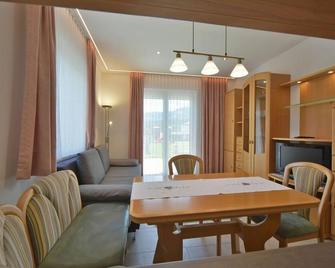 Ferienwohnung Typ B 1 - Ferienwohnungen Haus Kampitsch - Seeboden - Comedor