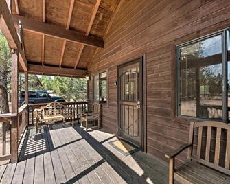 Pet Friendly Retreat in Rim Country! With a Spa! - Heber-Overgaard - Patio