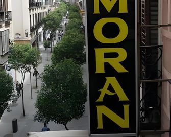 Hostal Zamoran - Madrid - Edificio