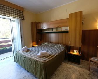 Hotel B&b Pescofalcone - Caramanico Terme - Bedroom