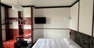 Hotel Arian - Paris - Bedroom