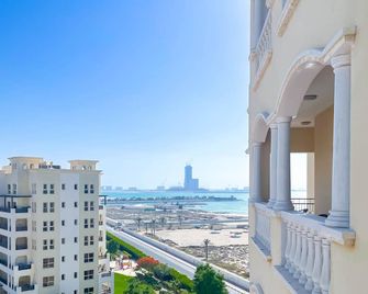 Peaceful Lagoon View l 1BR in RAK with Balcony - Ras al-Chajma - Balkon