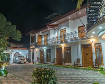 L S Lanka Boutique Hotel - Dambulla - Gebäude