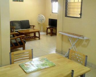 Souvenir House: 24h elect, AC, Wifi, Tv cable, Security agents - Port-au-Prince - Restaurant