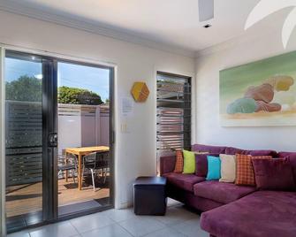 Aqua Apartment 3 - Smiths Lake - Living room