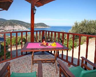 Irene's Paradise - Skopelos - Balkón