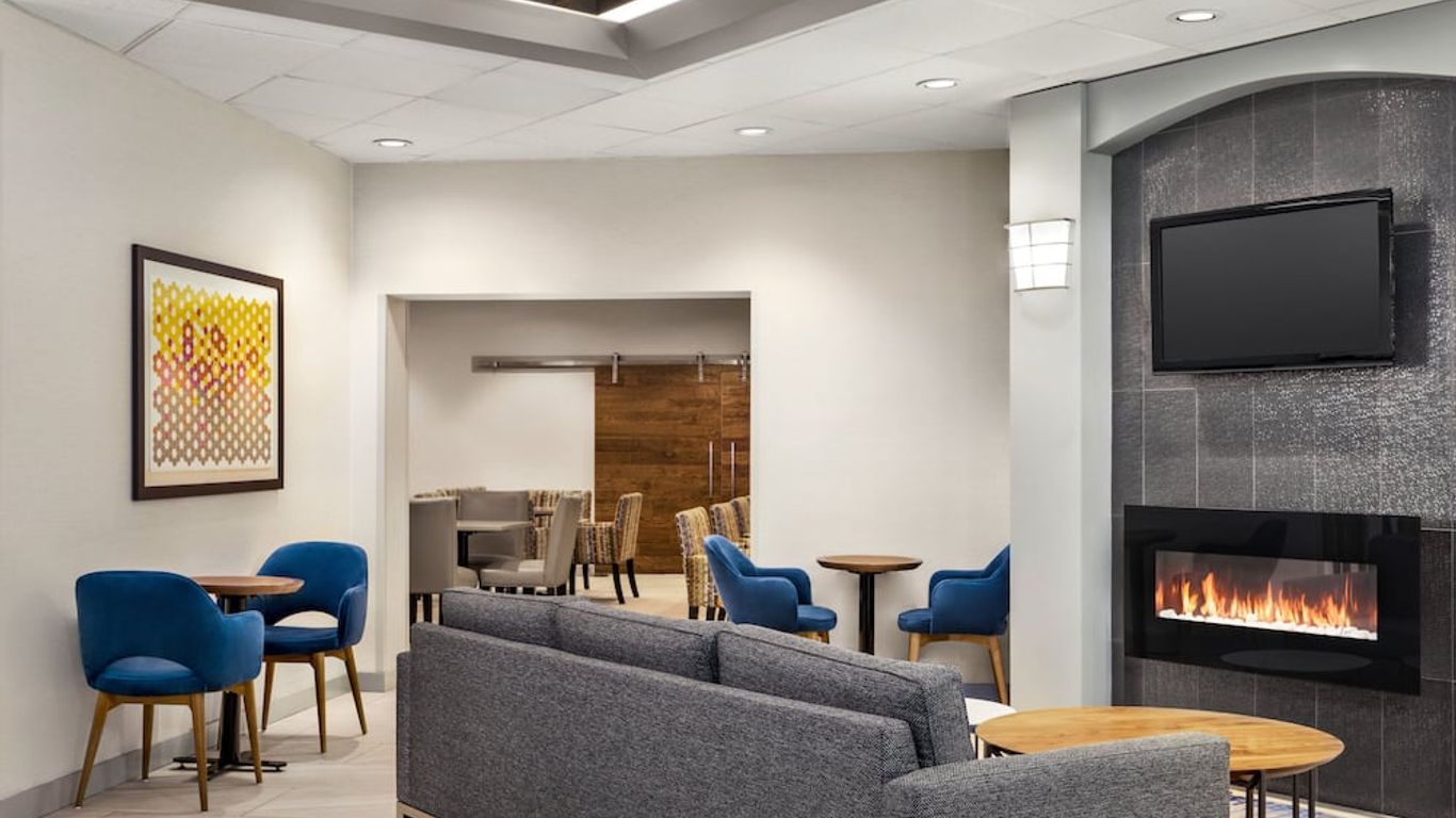 Holiday Inn Express Vancouver-Metrotown (Burnaby) By IHG