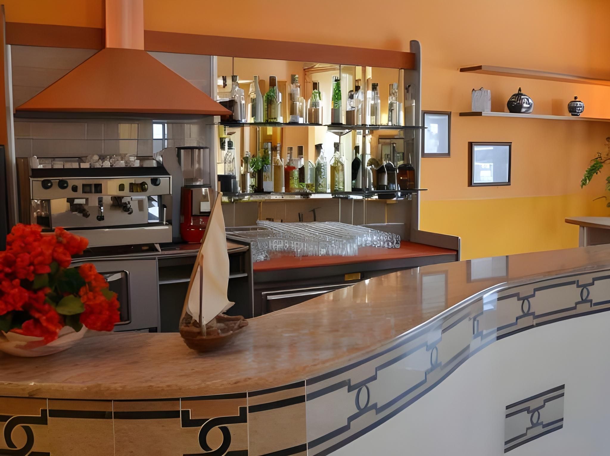 ألجيرو فاكانزي هوتل - الغيرو - بار