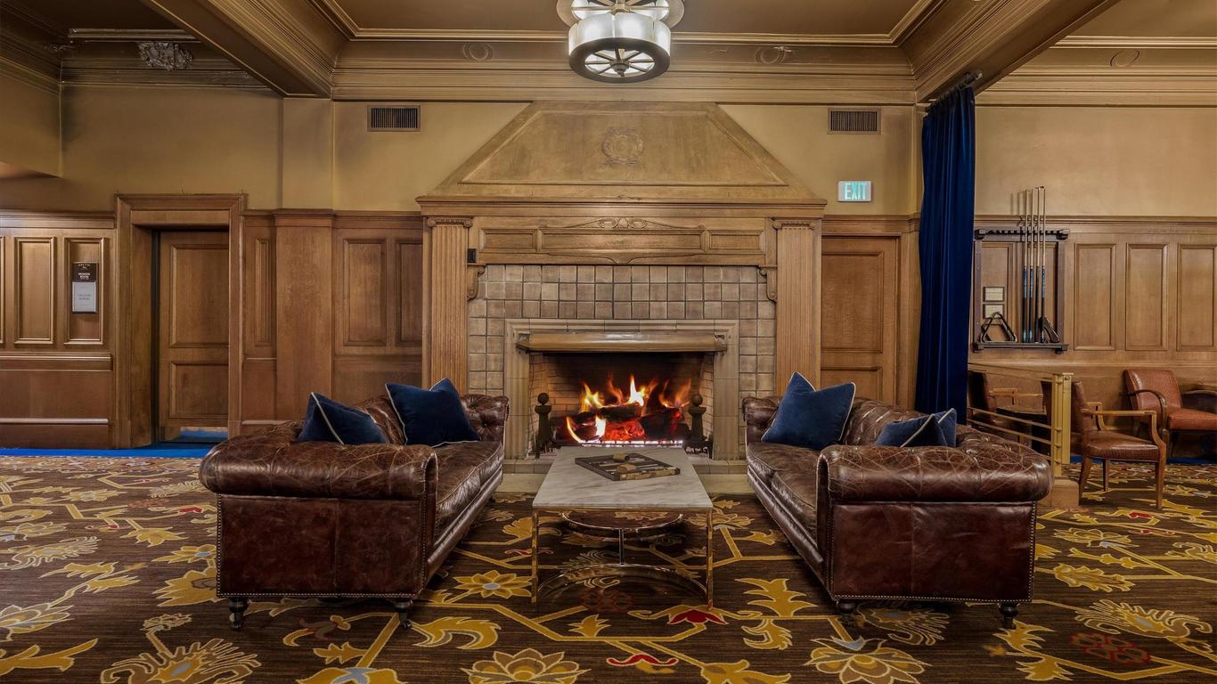 Arctic Club Hotel