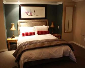 Highland Rose Country House & Serenity Spa - Dullstroom - Bedroom