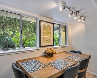 Grapevine Cottage by AvantStay Hobby Vineyard Firepit - Glen Ellen