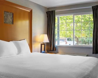 Ocean Inn & Suites - Aberdeen - Bedroom