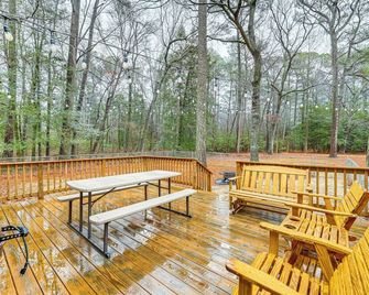 6 Mi to Salisbury: Forest-View Sanctuary! - Parsonsburg - Balcony