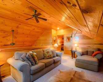 Angels Peak - Boone - Living room