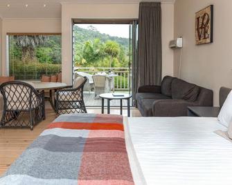 Bay of Islands Holiday Apartments - Paihia - Schlafzimmer