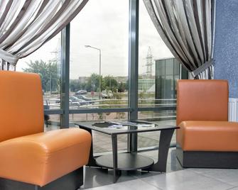East Time Hotel - Minsk - Sala de estar