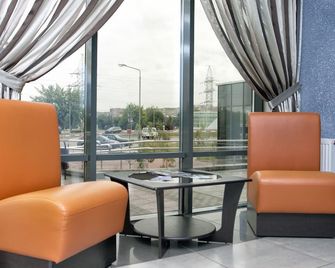 East Time Hotel - מינסק - טרקלין