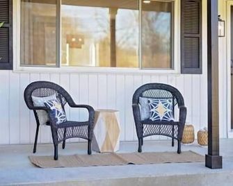 Beautiful 3 Br/2 Bath Very Close To Iu & Downtown - Bloomington - Patio