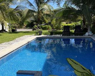 Cozy Family Beach House \nPet Friendly - Santa María Mizata